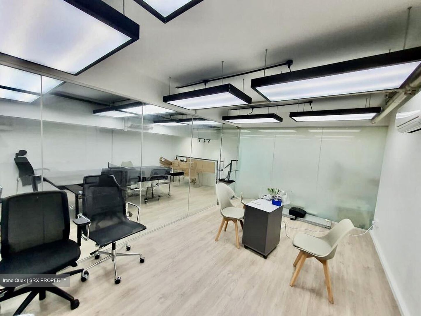 Ct Hub 2 (D12), Office #527951961